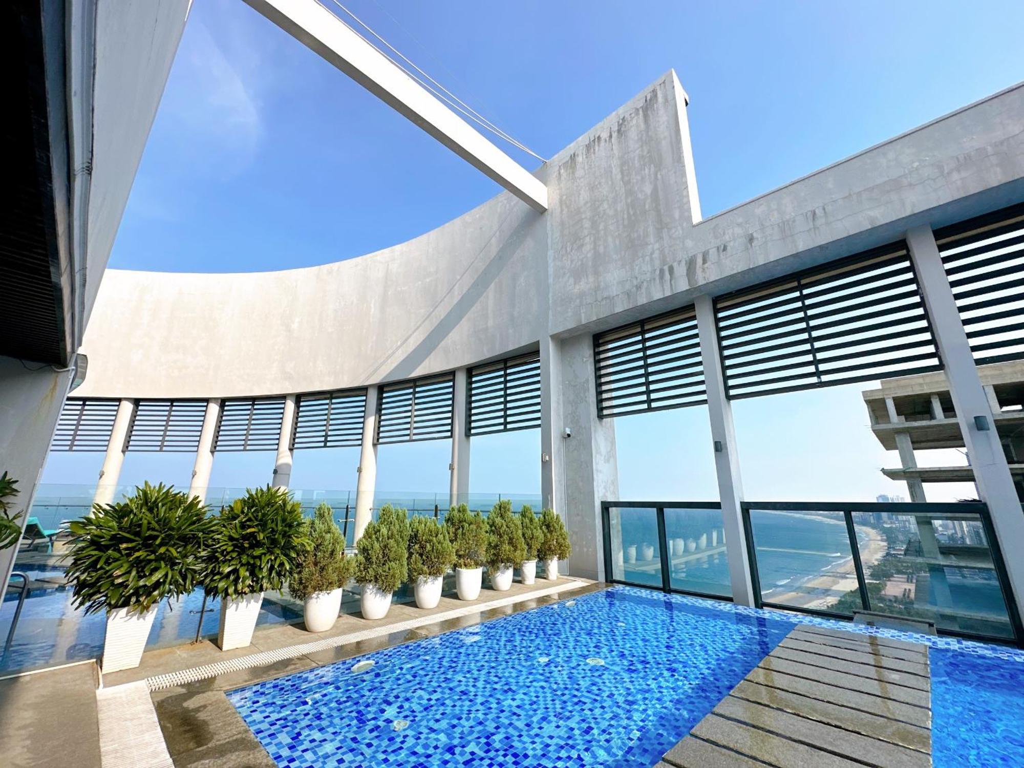 Luxury Apt Opposite Mykhe Beach Дананг Екстериор снимка