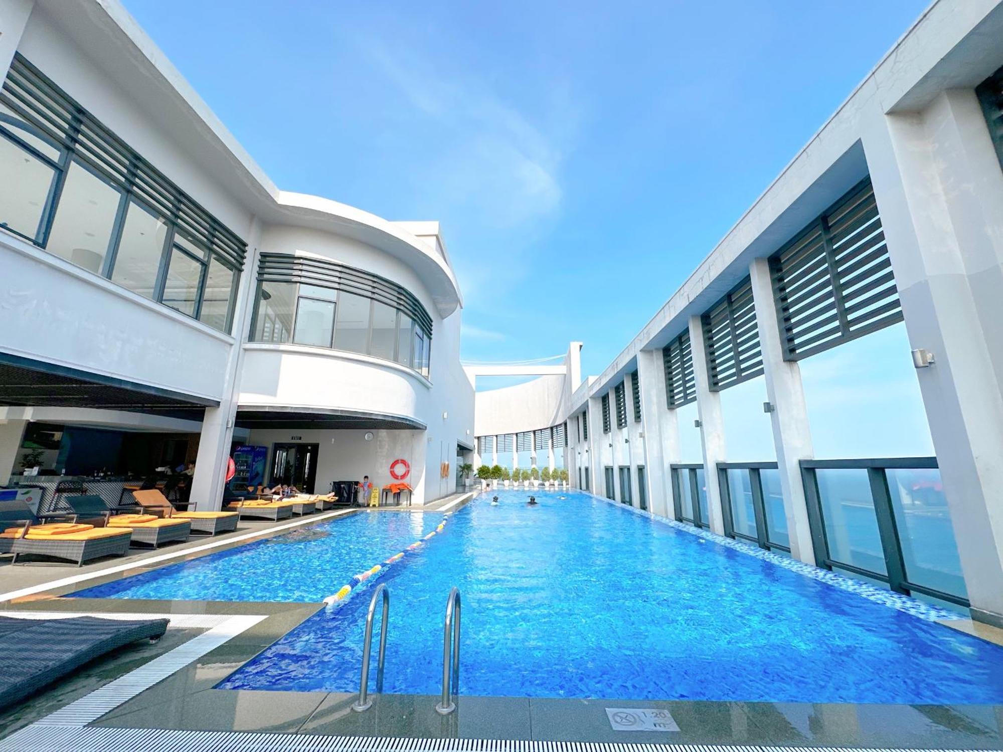 Luxury Apt Opposite Mykhe Beach Дананг Екстериор снимка