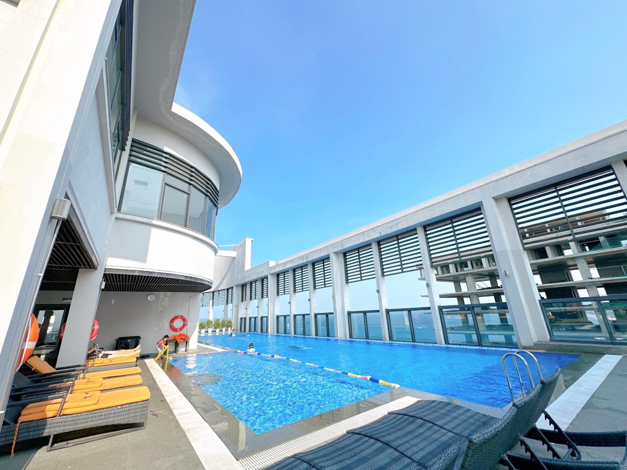 Luxury Apt Opposite Mykhe Beach Дананг Екстериор снимка
