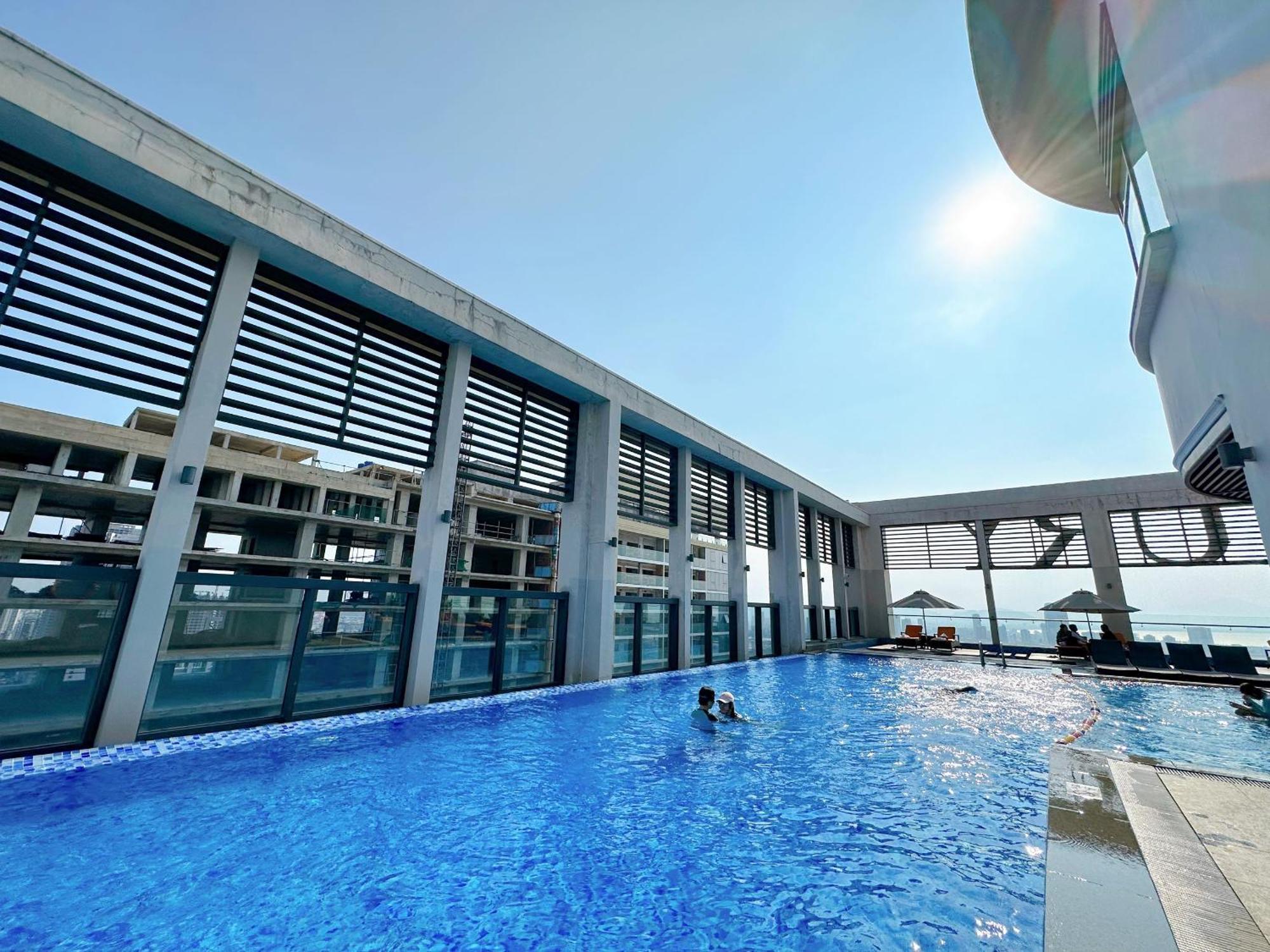 Luxury Apt Opposite Mykhe Beach Дананг Екстериор снимка