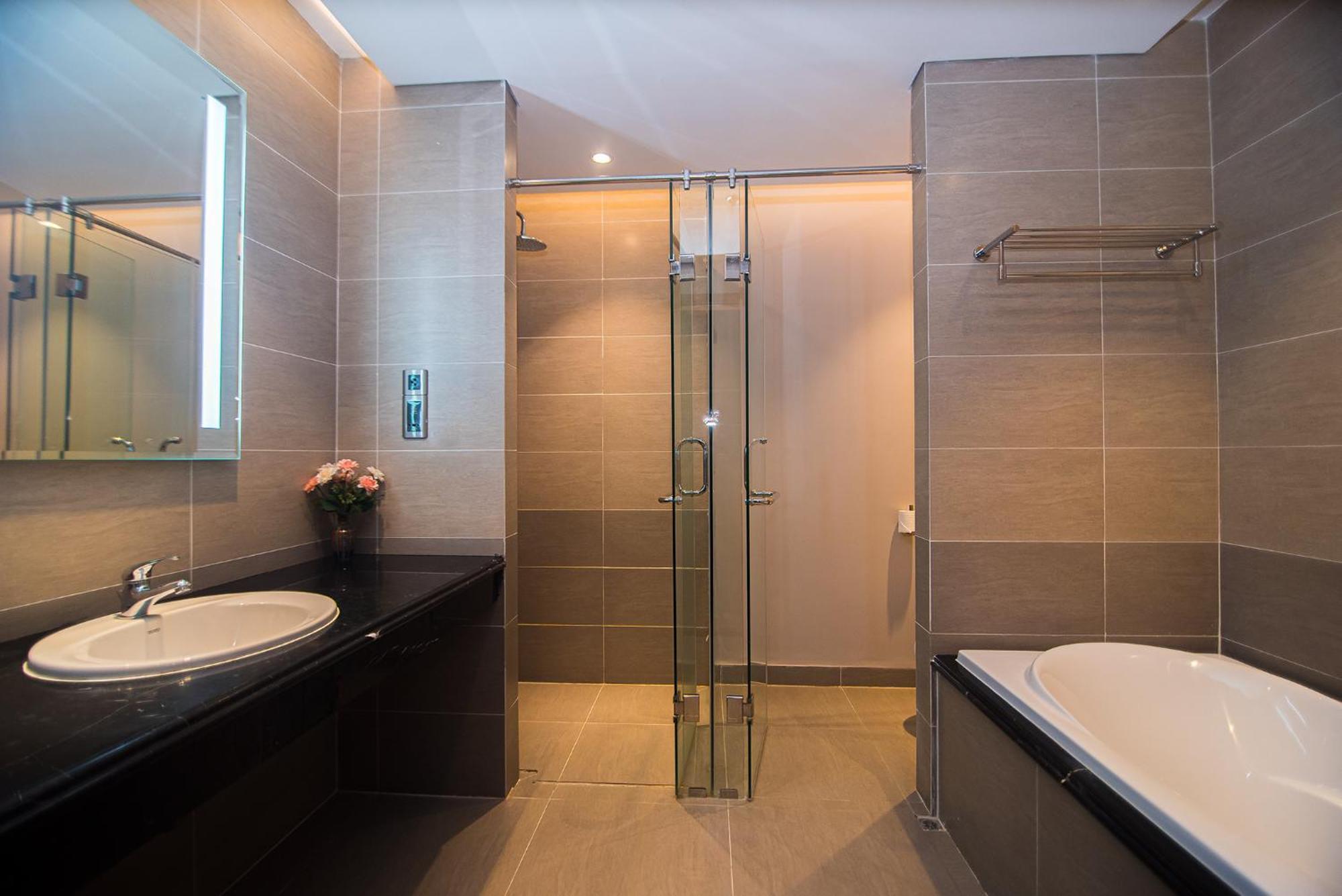 Luxury Apt Opposite Mykhe Beach Дананг Екстериор снимка